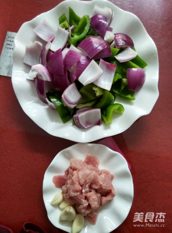 Stir-fried Pork with Green Peppers and Onions recipe