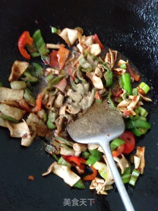 Stir-fried Yellow Throat with Colored Pepper recipe