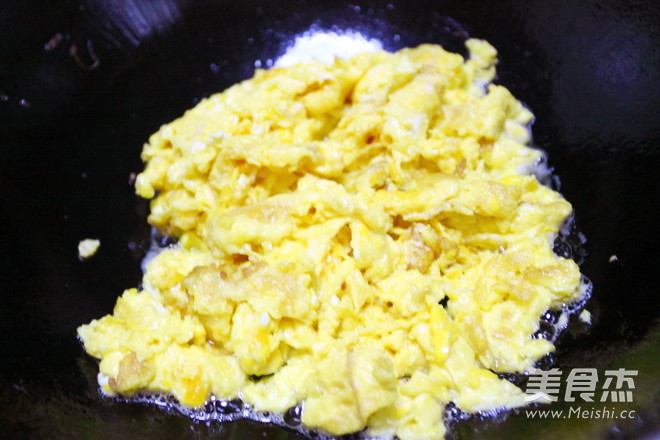 Nutritious and Delicious Small Scrambled Eggs recipe