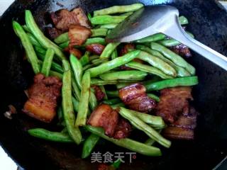 Stewed Pork Belly with Potatoes and Beans recipe