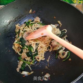 Fried Noodles with Spicy Cabbage and Fat Lamb recipe