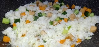 Pineapple Fried Rice-parrot Edition recipe