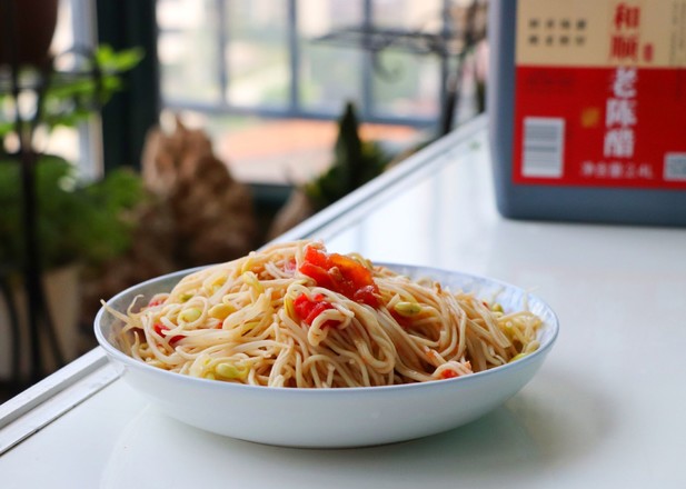 Bean Sprouts Tomato Egg Noodles recipe