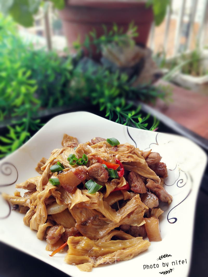 Braised Pork Belly with Yuba recipe