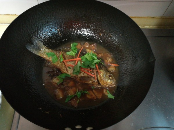 Twice-cooked Pork Stewed Crucian Carp recipe