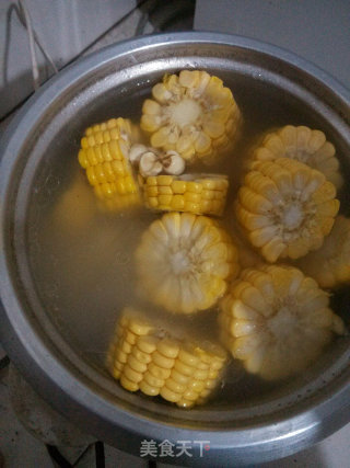 Lotus Seed Corn Pork Ribs Soup recipe