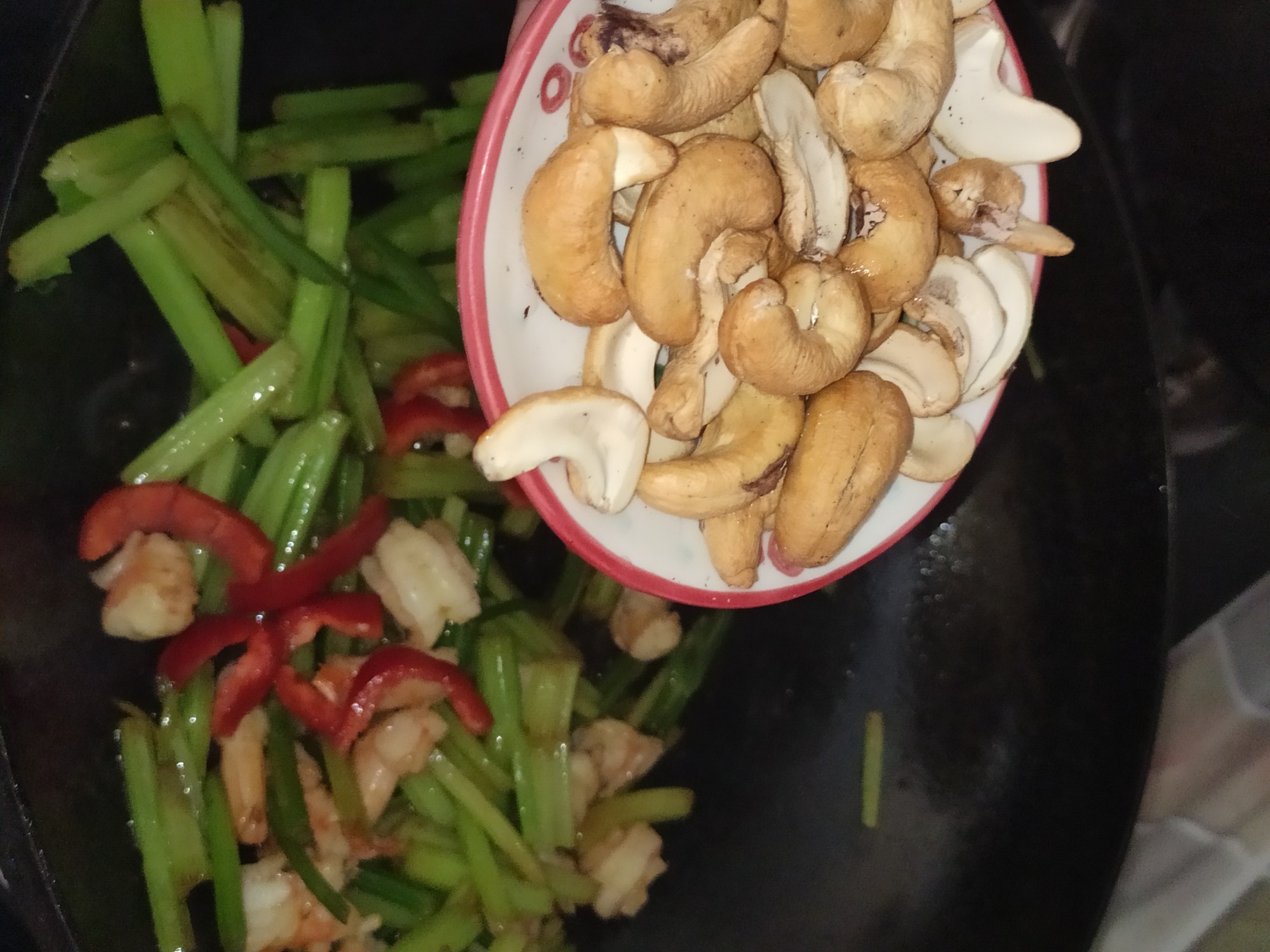 Stir-fried Shrimp with Celery and Cashews recipe