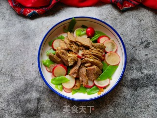 Beef with Snow Peas, Cherry and Radish recipe