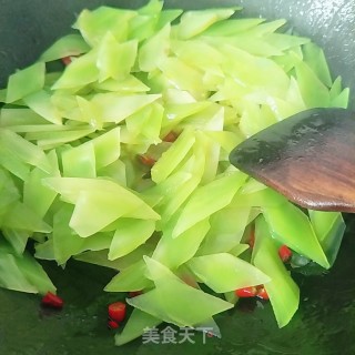 Stir-fried Lettuce Slices recipe