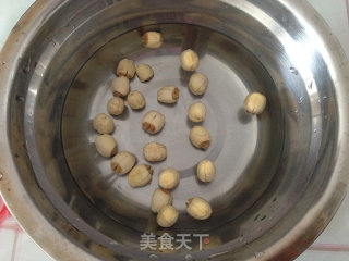 【lotus Seeds and Lily Stewed Lean Meat】----moisturizing Soup recipe