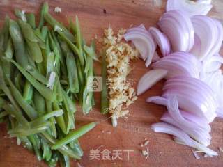 Fried Four Season Plum with Onion recipe