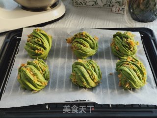 Minced Pork Spinach and Milk-flavored Rolls, Taste and Appearance Coexist recipe