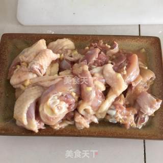 Stir-fried Qingyuan Chicken with Mushrooms recipe