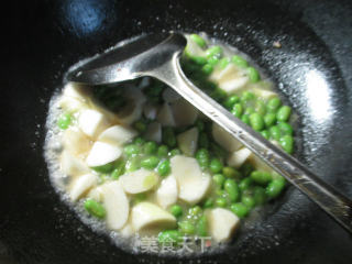 Stir-fried Edamame with Shrimp and Zizania White recipe