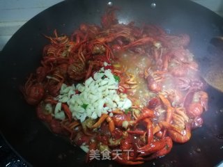 Spicy Crayfish Hot Pot recipe