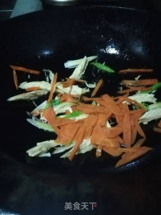 Fried Yuba with Carrots recipe