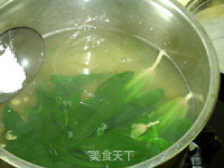 Green Spinach Mussel Soup recipe