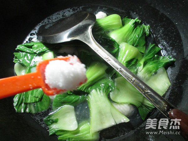 Boiled Vermicelli with Vegetables and Light Shell Balls recipe