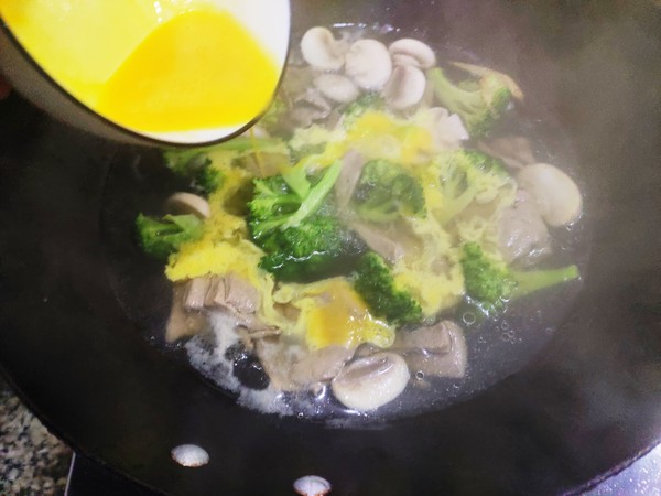 Broccoli Pork Liver Soup recipe