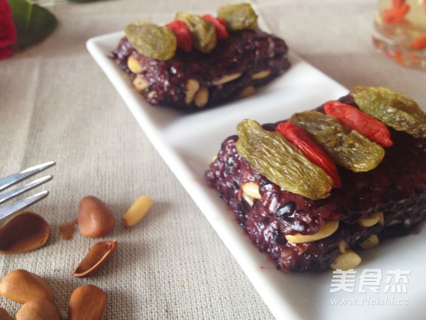 Pine Nut Blood Glutinous Rice Cake recipe