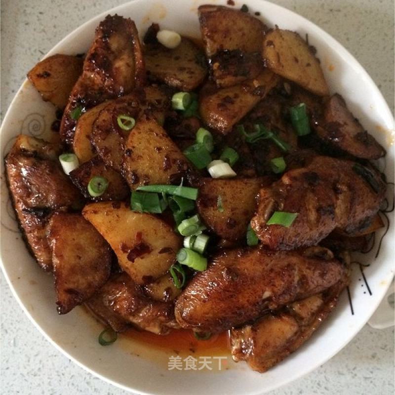 Spicy Chicken Wings with Potatoes recipe