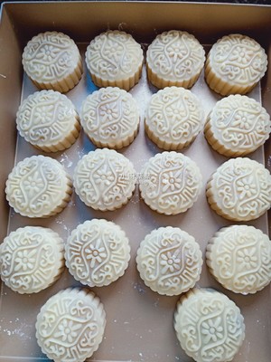 Cantonese-style Mooncakes❗with Detailed Explanations of Various Common Problems recipe