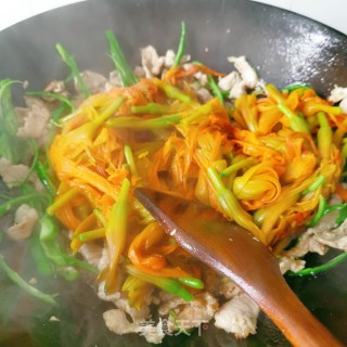 Stir-fried Pork with Daylily recipe