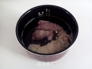 Lotus Root and Peanut Keel in Pot recipe