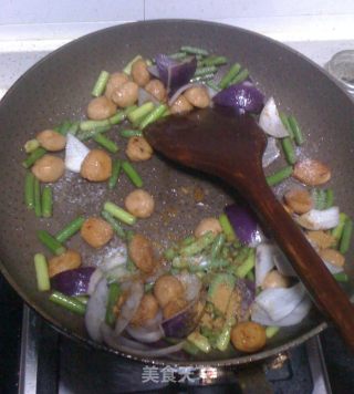 Stir-fried Chicken Balls with Curry Garlic Moss recipe