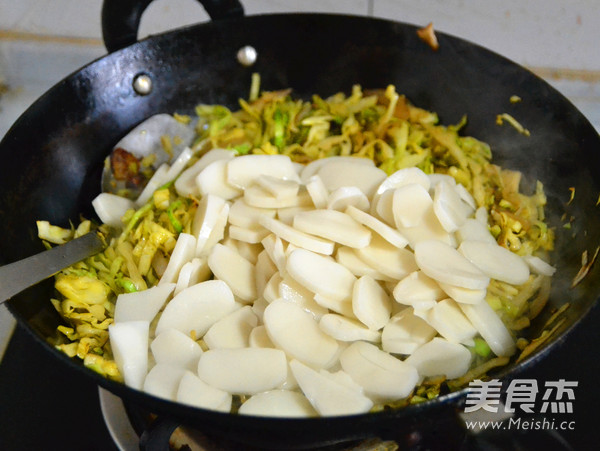 Stir-fried Rice Cake with Soy Sauce for Many Years recipe