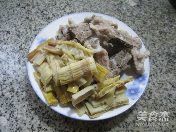 Lamb Tail Bamboo Shoots and Keel Soup recipe