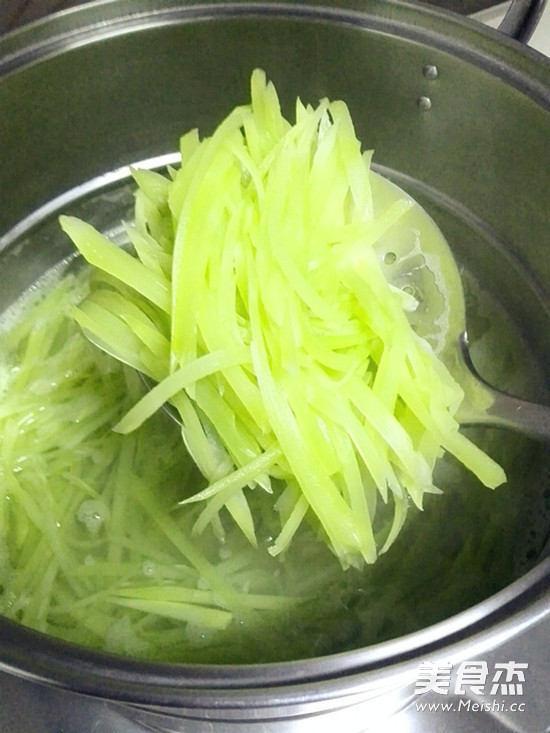 Shredded Ginger Lettuce recipe