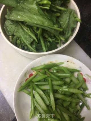 Stir-fried Sausage with Chinese Kale recipe