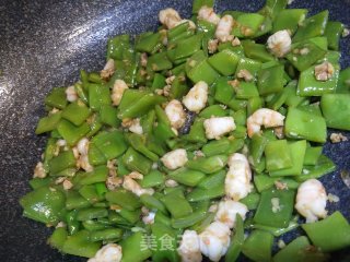 Stir-fried Lentils with Shrimp recipe