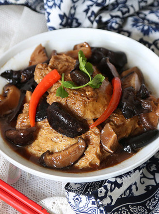 Roasted Vegetarian Chicken with Mushrooms and Fungus recipe