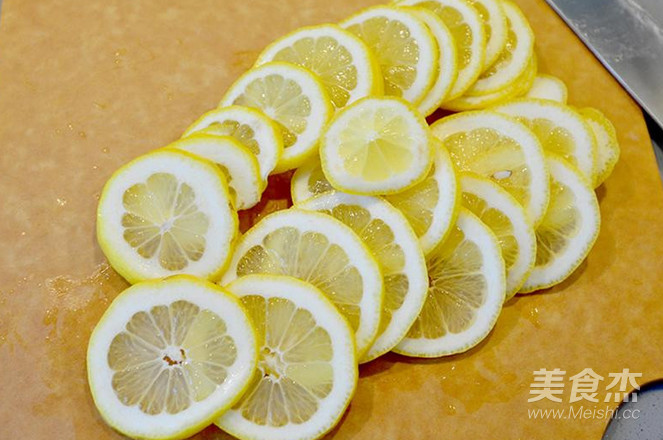 Whitening Lemon Vinegar recipe