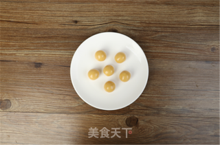 Egg Yolk Lotus Paste Mooncake Recipe recipe