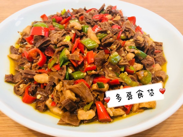 Serving Food ~ Fried Dried Bamboo Shoots with Chili recipe