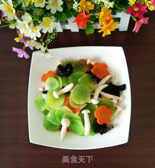 Stir-fried White Jade Mushroom with Lettuce recipe