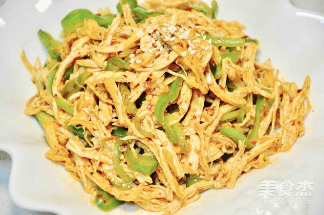 Spicy Green Pepper Chicken Shreds recipe