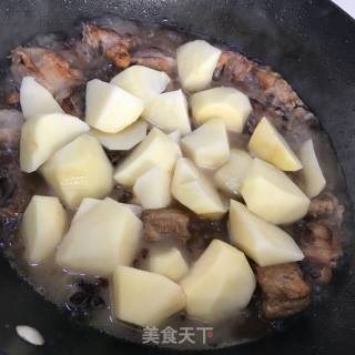 Braised Potatoes with Pork Ribs recipe