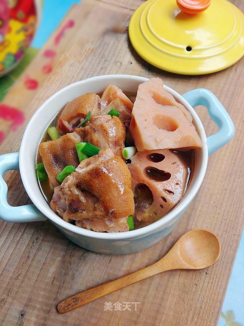 #trust之美# Braised Pig's Feet with Lotus Root recipe