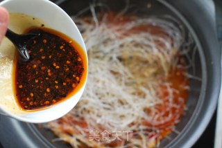 A Little Trick to Make A Mellow and Delicious "hot and Sour Taste"-home Cooking [eel Vermicelli Pot] recipe