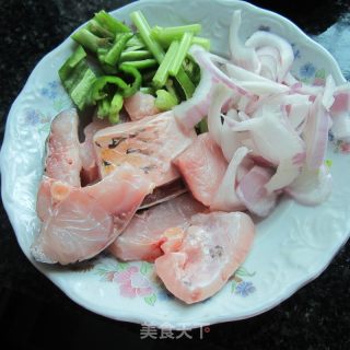 Boiled Fish with Celery and Onions recipe