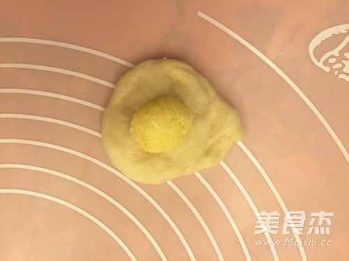 Kitten Squeezes Bread recipe