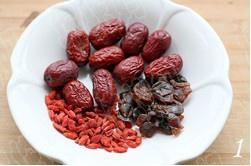 Red Dates, Longan, Wolfberry Brown Sugar Water recipe