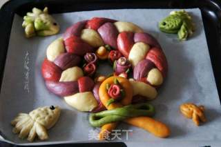 Colorful Christmas Wreath Bread recipe