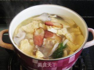 Xiuzhen Mushroom and Tofu Soaked Bacon Claypot recipe