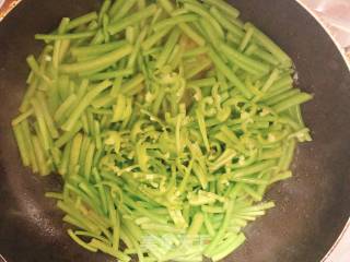 Stir Fried Chrysanthemum Sticks recipe