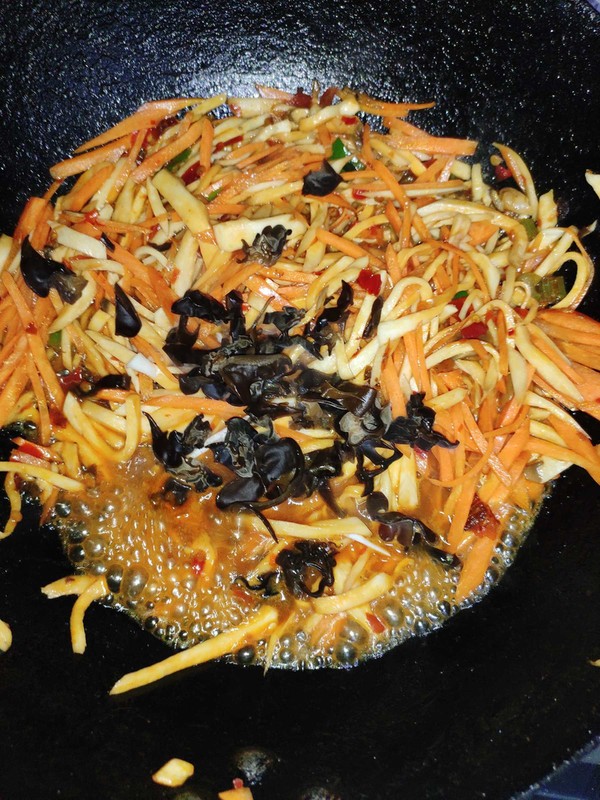 Stir-fried Chicken Leg Mushrooms recipe